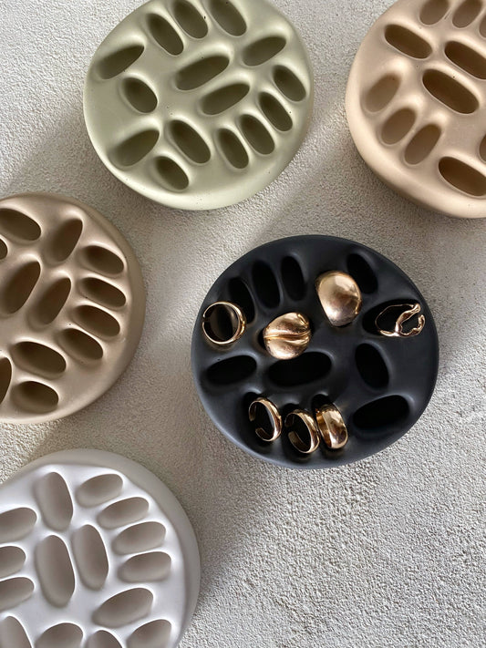 Handcrafted asymmetrical organic bohemian ring holder made in France: Sand beige