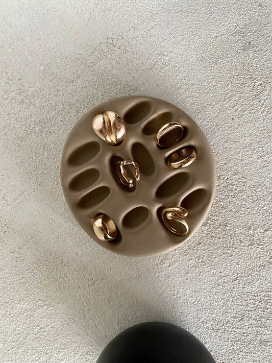 Handcrafted asymmetrical organic bohemian ring holder made in France: Mocha