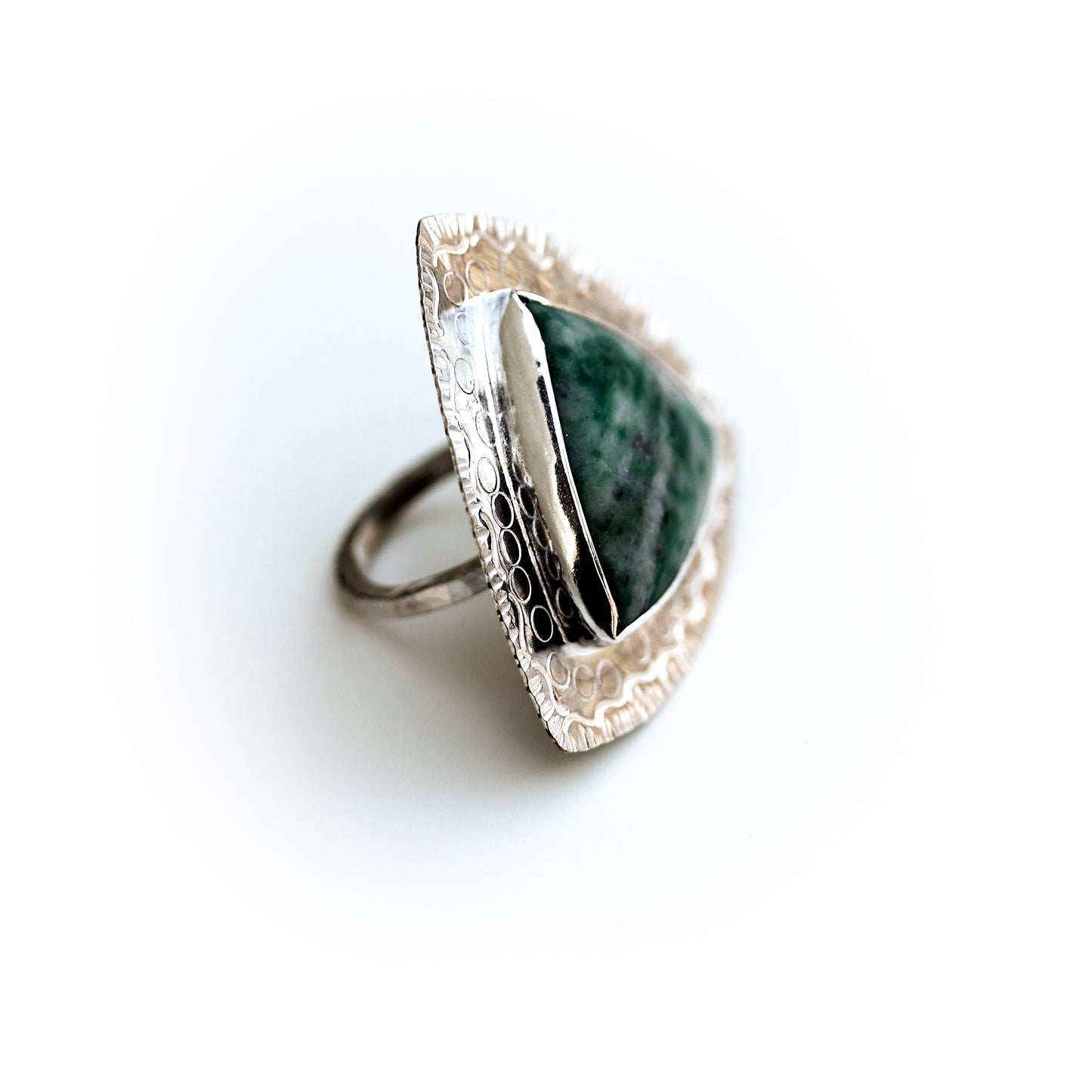 August 21st - Sept 11, 2025 :  Jewelry Making Introductory Course (afternoon)