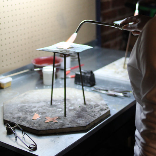 Feb 13th - March 6, 2025 :  Jewelry Making Introductory Course (afternoon)