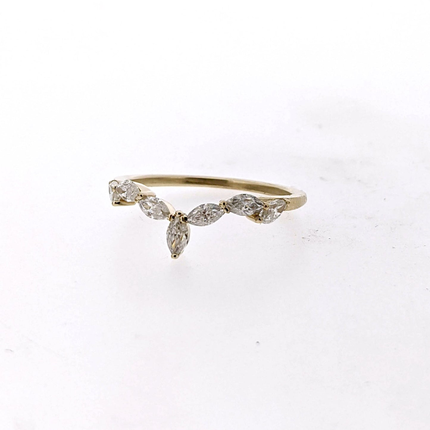 Camina Arched Diamond Shadow Band