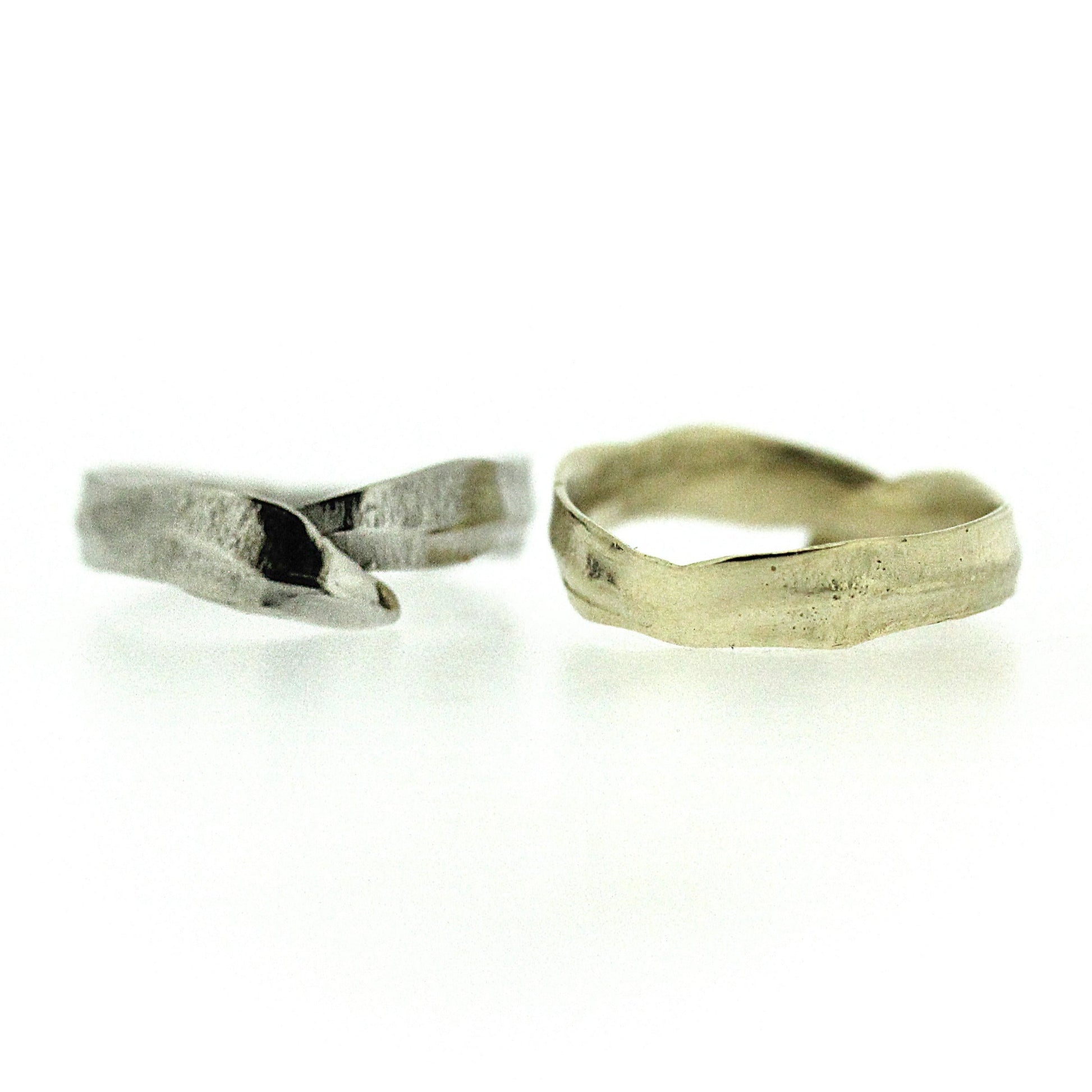 Full view of white and yellow gold Front arch Bands.