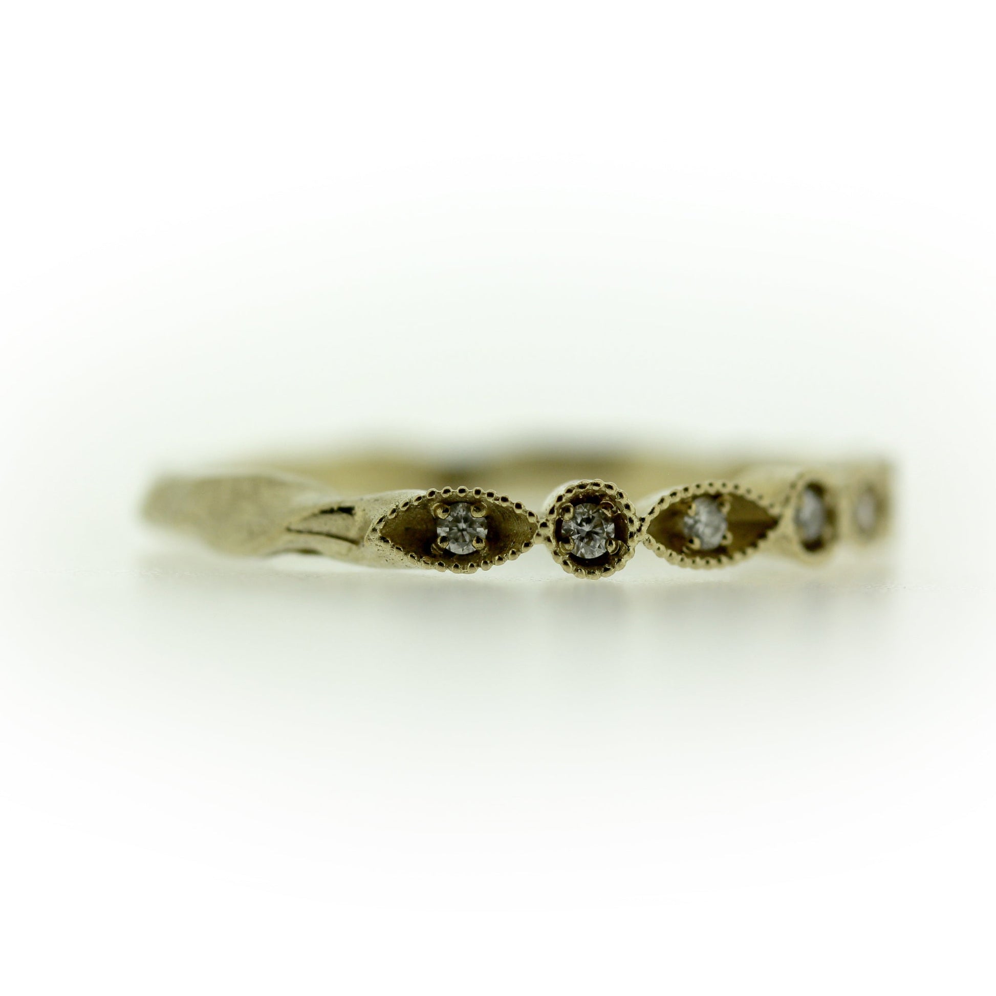 Angled view of Chloe Band.