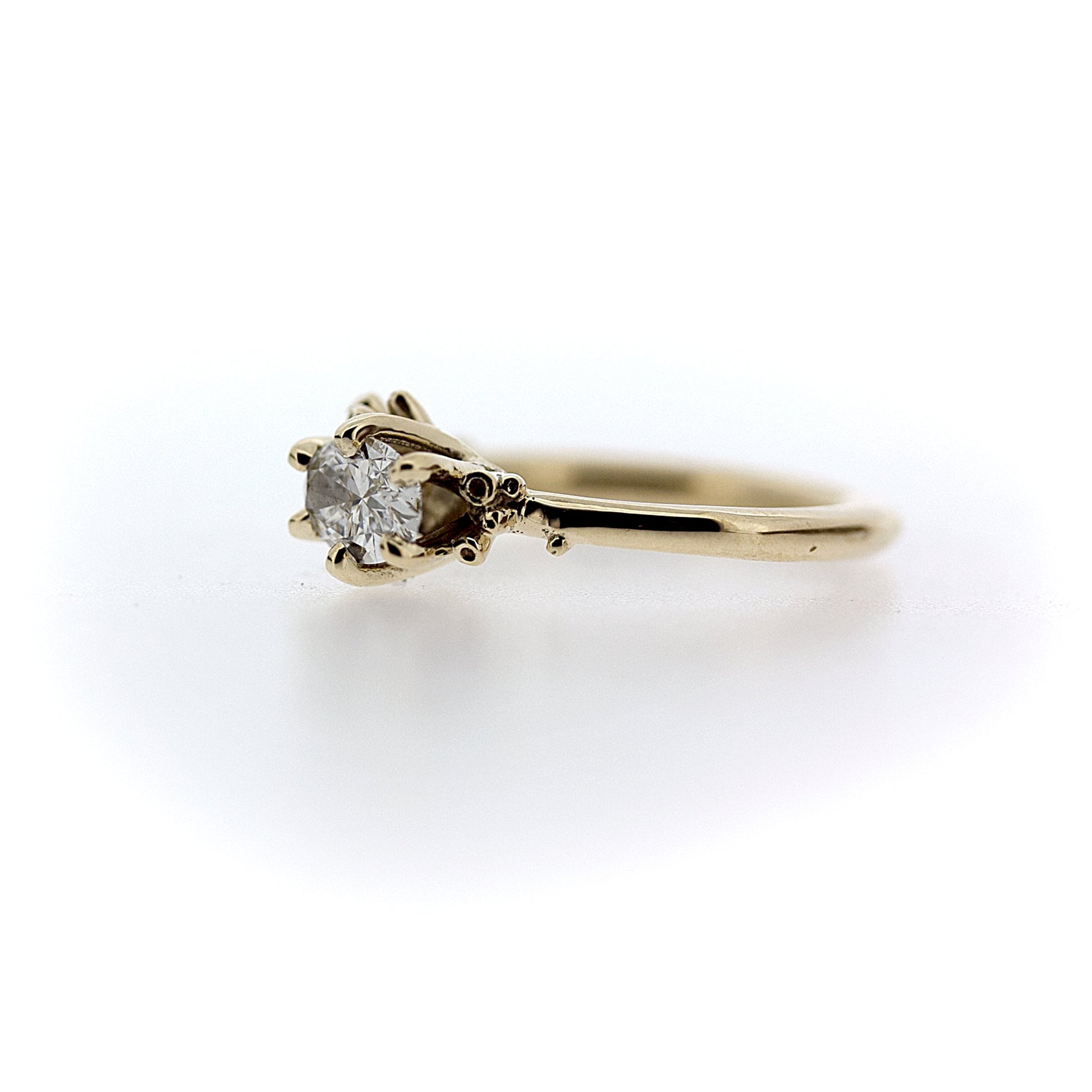 Side view of Cleopatra Diamond Engagement Ring. 