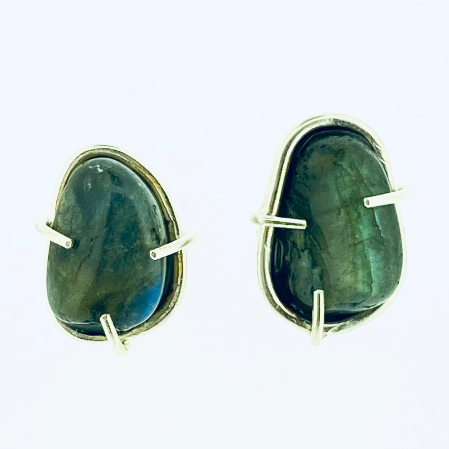 Full view of small Cassius Studs.