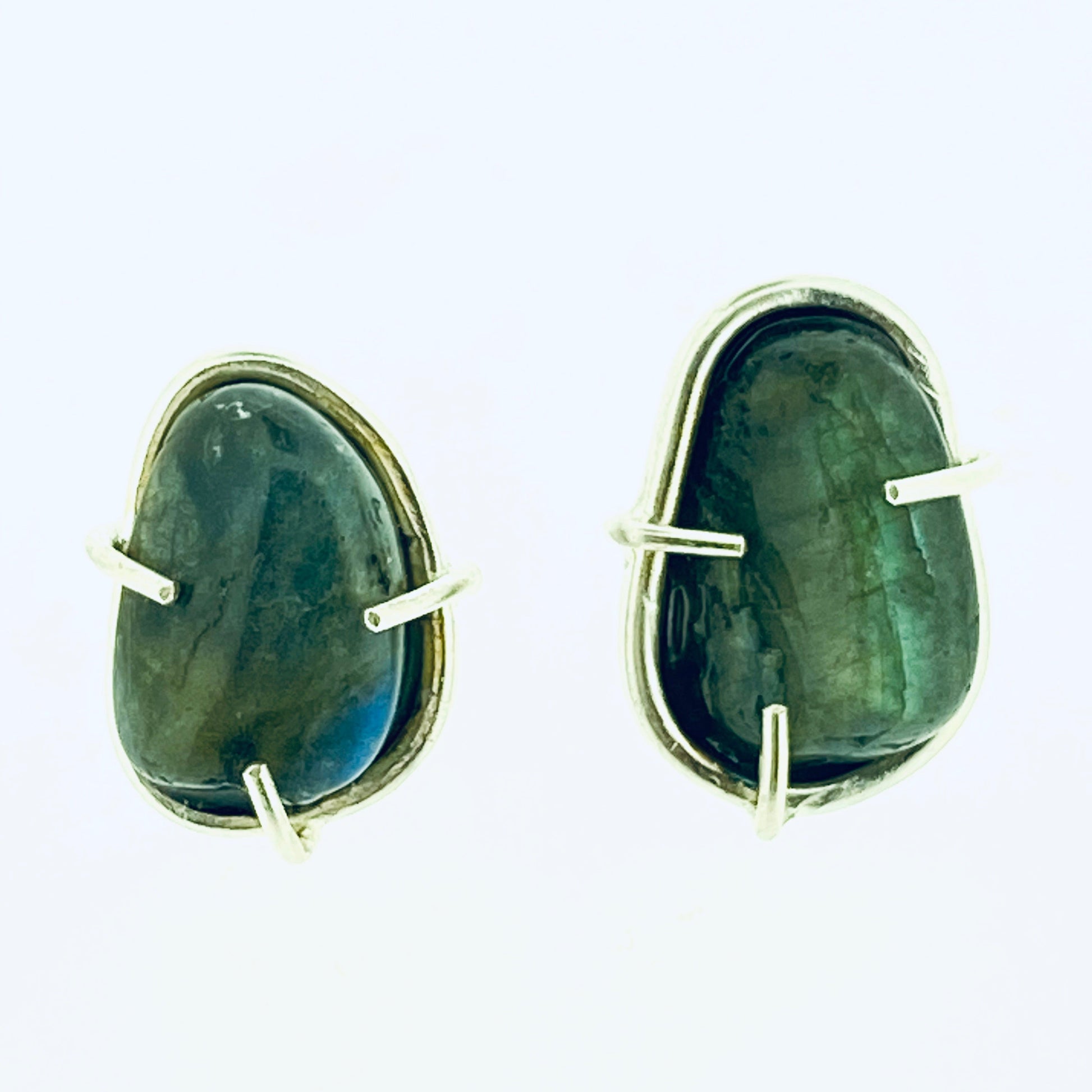Full view of small Cassius Studs.