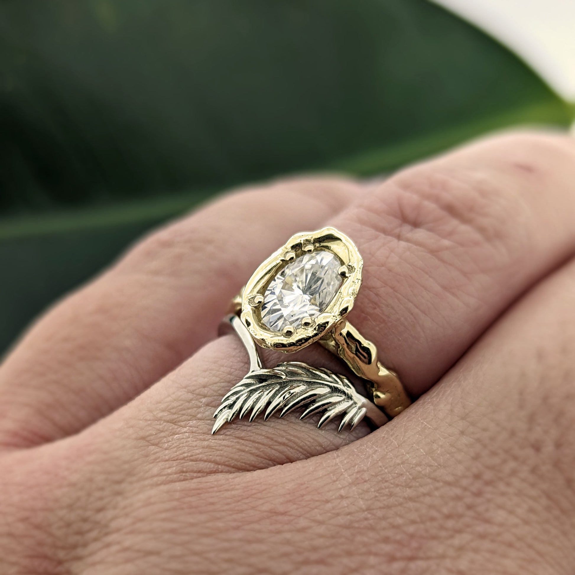 botanical leaf design nature inspired arched V shadow band wedding band 