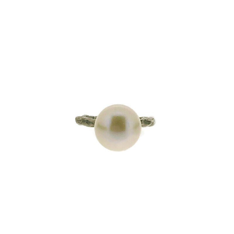 Front view of pearl on Organic Pearl Ring.